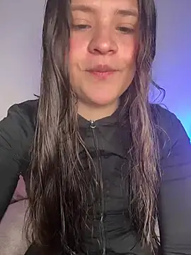 Snapshot of Emilyybennet_ chatting on 07.23.26 Emilyybennet online show from 07.23.26