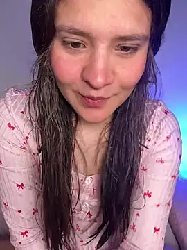 Snapshot of Emilyybennet_ chatting on 07.29.26 Emilyybennet online show from 07.29.26