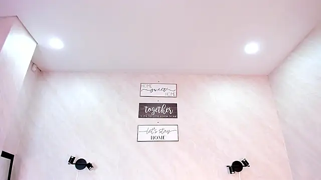 Emilia Bons online show from 02.04.26