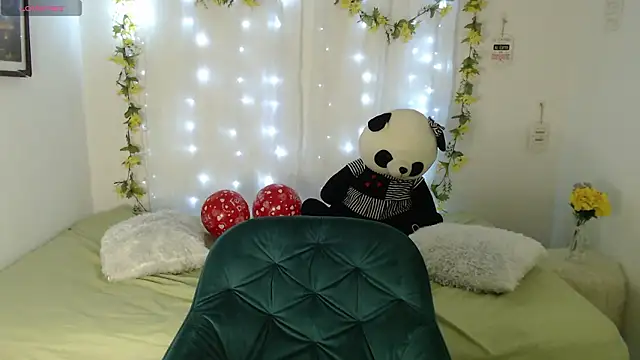 Snapshot of Alisson_5_ chatting on 02.16.26 Alisson 5 online show from 02.16.26