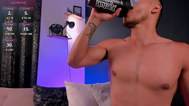 MarkSantozz online show from 11.25.25