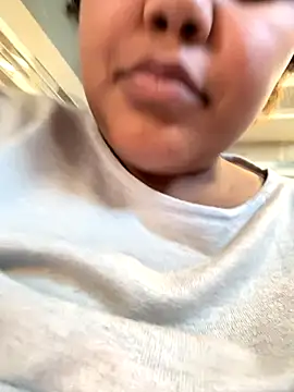 chocolate bella online show from 10.26.25