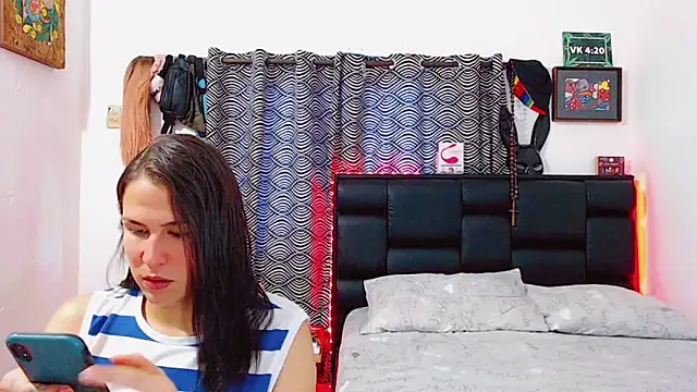 Snapshot of Azley_sweet chatting on 11.23.25 Azley sweet online show from 11.23.25