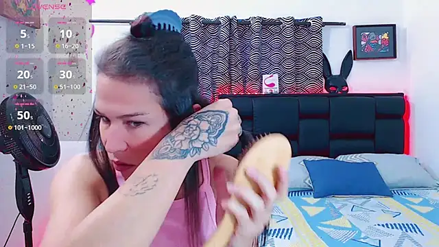 Snapshot of Azley_sweet chatting on 04.29.26 Azley sweet online show from 04.29.26