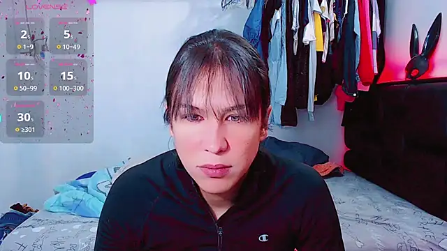 Snapshot of Azley_sweet chatting on 06.19.26 Azley sweet online show from 06.19.26
