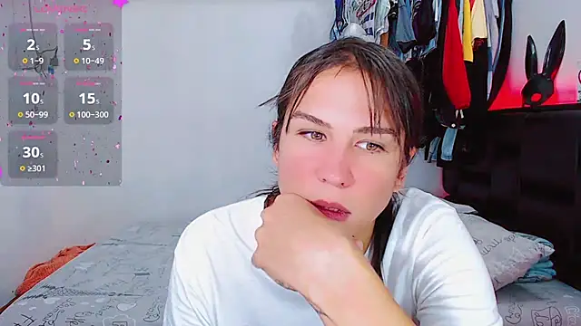 Snapshot of Azley_sweet chatting on 06.24.26 Azley sweet online show from 06.24.26