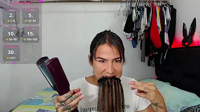 Snapshot of Azley_sweet chatting on 06.30.26 Azley sweet online show from 06.30.26
