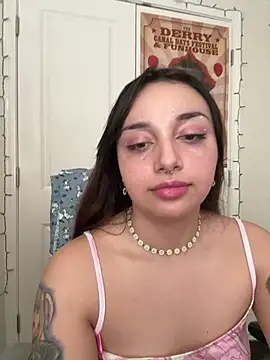 Snapshot of CharmingMaddie chatting on 02.09.26 CharmingMaddie online show from 02.09.26