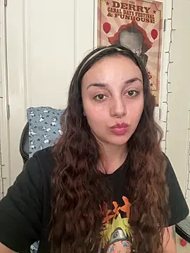 Snapshot of CharmingMaddie chatting on 02.12.26 CharmingMaddie online show from 02.12.26