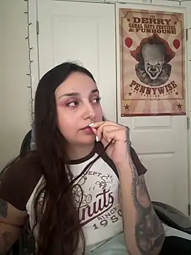 CharmingMaddie online show from 04.15.26