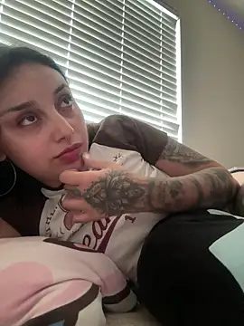 CharmingMaddie online show from 04.15.26