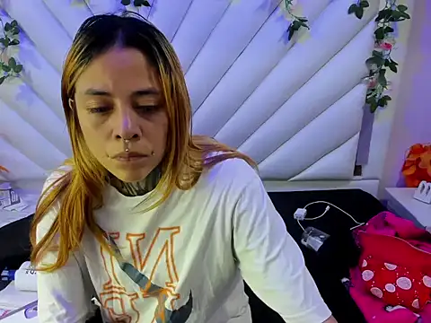 Snapshot of Sofii_Anal_ chatting on 09.23.25 Sofii Anal online show from 09.23.25