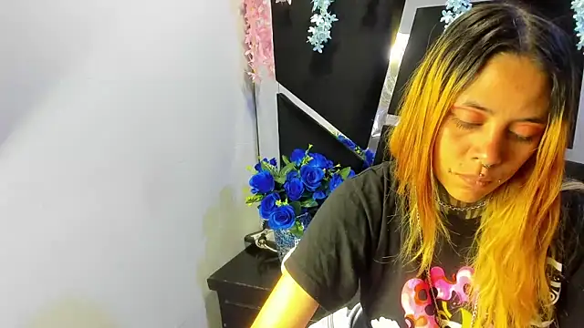 Snapshot of Sofii_Anal_ chatting on 11.25.25 Sofii Anal online show from 11.25.25