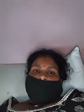 Snapshot of Love-pari077 chatting on 05.18.26 Love-pari077 online show from 05.18.26