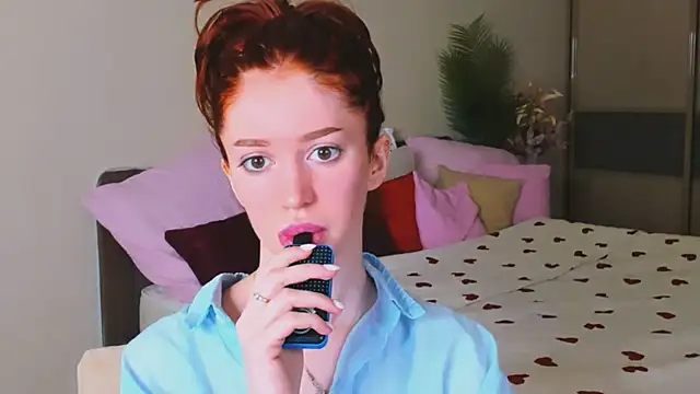 Snapshot of ChristinaConteeree chatting on 05.04.26 ChristinaConteeree online show from 05.04.26