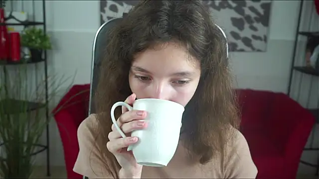 Snapshot of EmmanuellBrown chatting on 09.19.25 EmmanuellBrown online show from 09.19.25