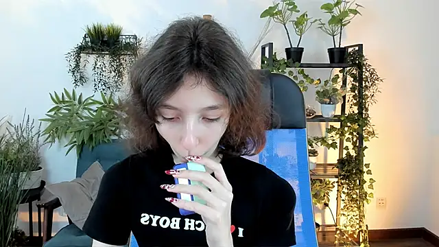 Snapshot of EmmanuellBrown chatting on 11.25.25 EmmanuellBrown online show from 11.25.25