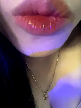 Snapshot of Mon_monbaby chatting on 11.12.25 Mon monbaby online show from 11.12.25