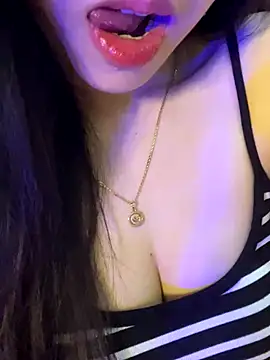 Snapshot of Mon_monbaby chatting on 11.29.25 Mon monbaby online show from 11.29.25