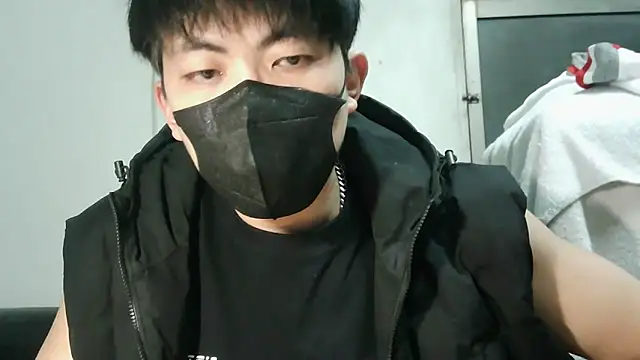 bigbb101011 online show from 12.16.25