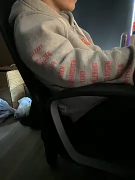 solooboy18 online show from 09.28.25