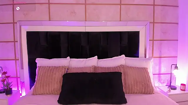 GretaVelvet online show from 02.06.26