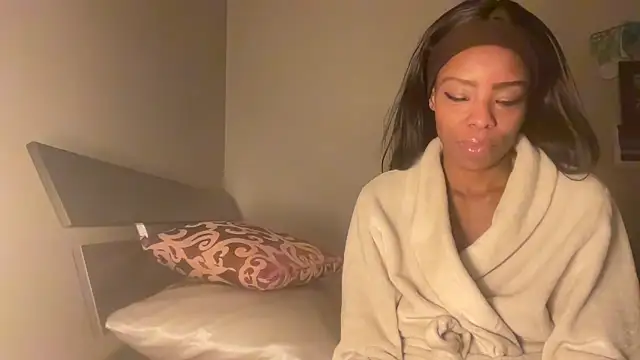 Peachyz69 online show from 02.11.26