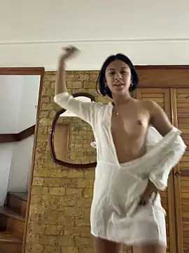 lynn9000 online show from 12.15.25