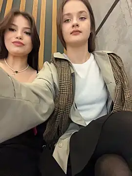 Snapshot of KittyQueeny chatting on 11.05.25 KittyQueeny online show from 11.05.25