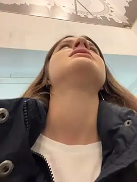 Snapshot of KittyQueeny chatting on 11.23.25 KittyQueeny online show from 11.23.25