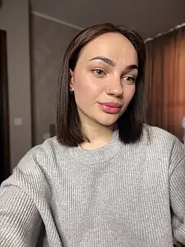 Snapshot of SaraLow chatting on 03.16.26 SaraLow online show from 03.16.26