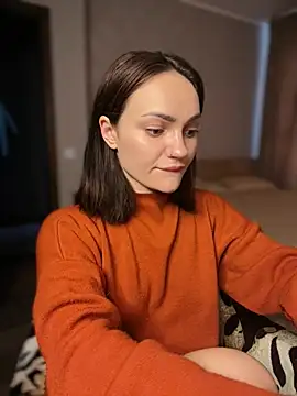 Snapshot of SaraLow chatting on 03.21.26 SaraLow online show from 03.21.26