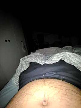 Snapshot of giova17cm chatting on 10.23.25 giova17cm online show from 10.23.25