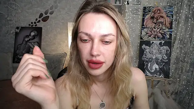 Snapshot of NickyAdamidi chatting on 06.10.26 NickyAdamidi online show from 06.10.26