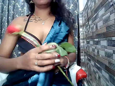 Snapshot of HOT_AARVI11 chatting on 10.19.25 HOT AARVI11 online show from 10.19.25