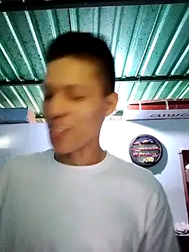 Snapshot of elinnki chatting on 11.22.25 elinnki online show from 11.22.25