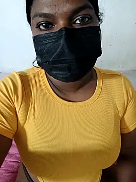 Snapshot of chubybabi chatting on 10.20.25 chubybabi online show from 10.20.25