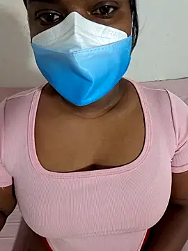 Snapshot of chubybabi chatting on 11.18.25 chubybabi online show from 11.18.25