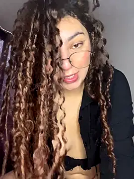 Snapshot of vane_vixen chatting on 11.13.25 vane vixen online show from 11.13.25