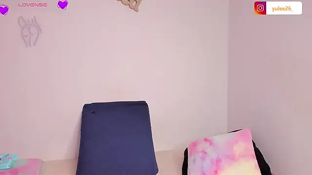 Brandy brown  online show from 11.11.25