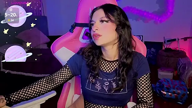 larah uwu online show from 03.30.26