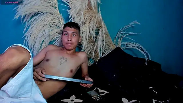 spicy adonhis online show from 01.05.26