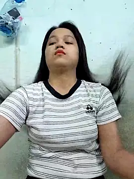 Snapshot of BabySweet-18 chatting on 04.16.26 BabySweet-18 online show from 04.16.26