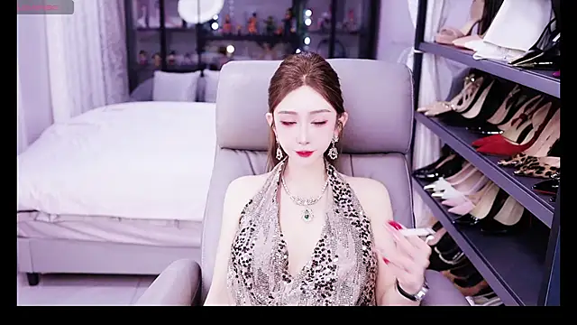 Snapshot of kelariy chatting on 04.19.26 kelariy online show from 04.19.26
