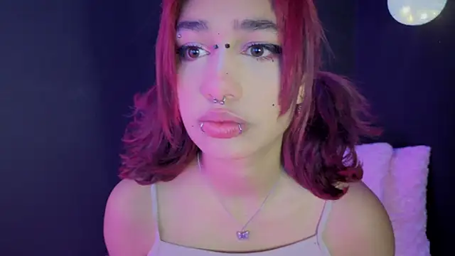 Snapshot of zoelight18 chatting on 09.11.25 zoelight18 online show from 09.11.25