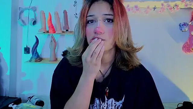 zoelight18 online show from 12.14.25