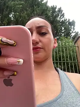 Ninabigtitied online show from 09.10.25