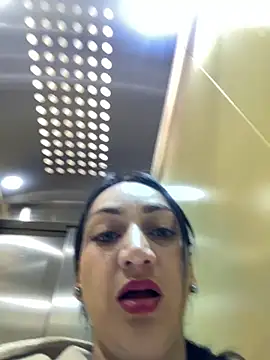 Ninabigtitied online show from 10.05.25