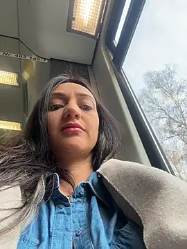 Ninabigtitied online show from 11.12.25