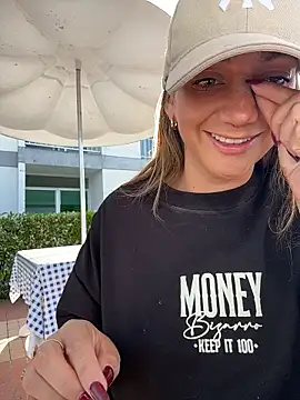 Ninabigtitied online show from 04.12.26